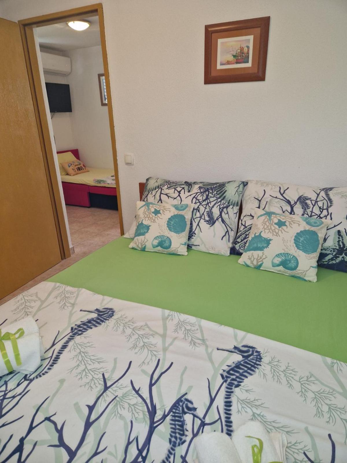 Apartmani Meri Ražanj Zewnętrze zdjęcie